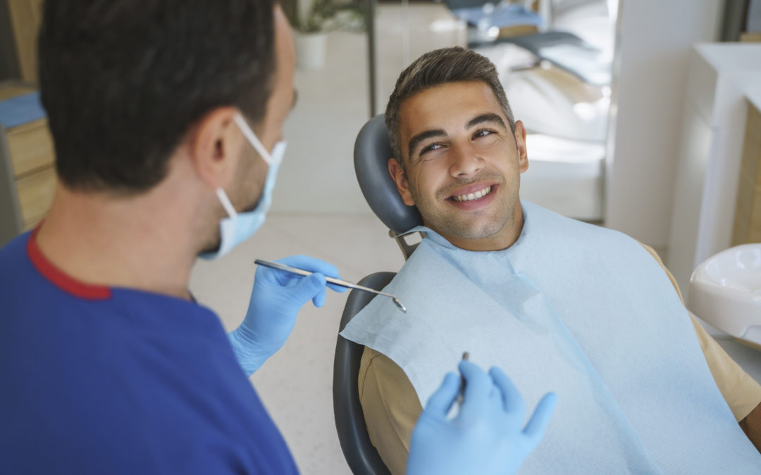 Implants dentals: podem col·locar-los immediatament després d’extreure una dent?